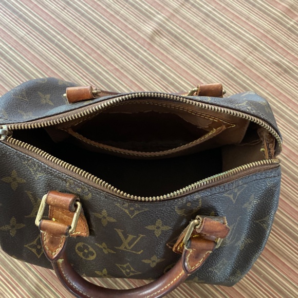 Authentic Louis Vuitton speedy 25 vintage 1980